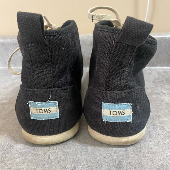 Men’s Toms Shoes - Picture 2 of 4